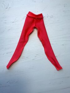 How to sew leggings for Barbie